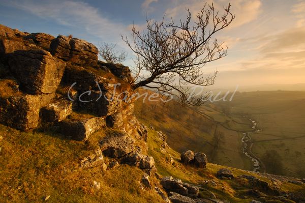 Malham Cove, Yorkshire Dales, Photo copyright � James Paul